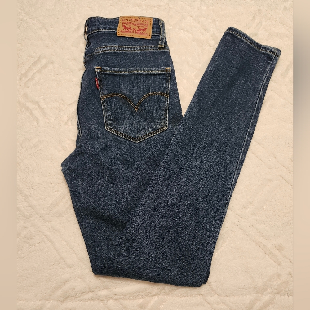 Levi's 721 High Rise Skinny Jeans
